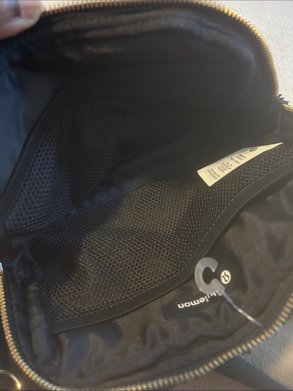 Lululemon Everywhere Belt Bag - Picture 6 of 8